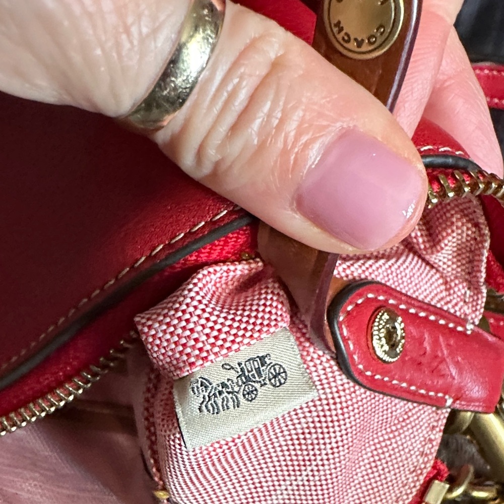 Red Leather Women's Bag with Chain Strap - Picture 7 of 11